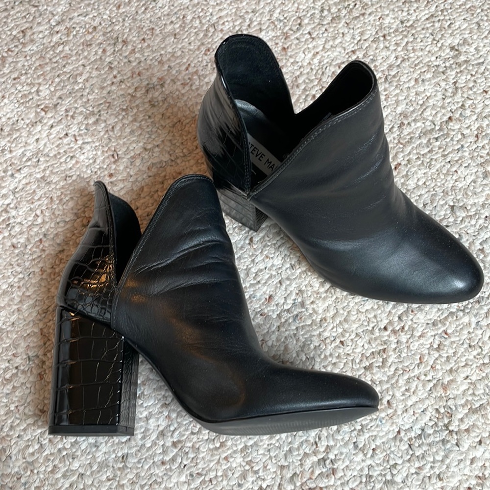 Steve Madden : leather Chunky Heel Bootie